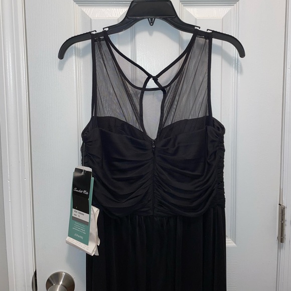NWT Black Gown - Picture 2 of 5
